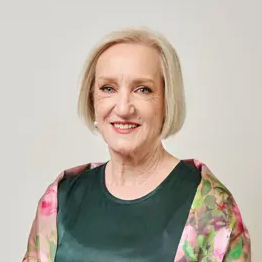 Cr Nicola Johnston